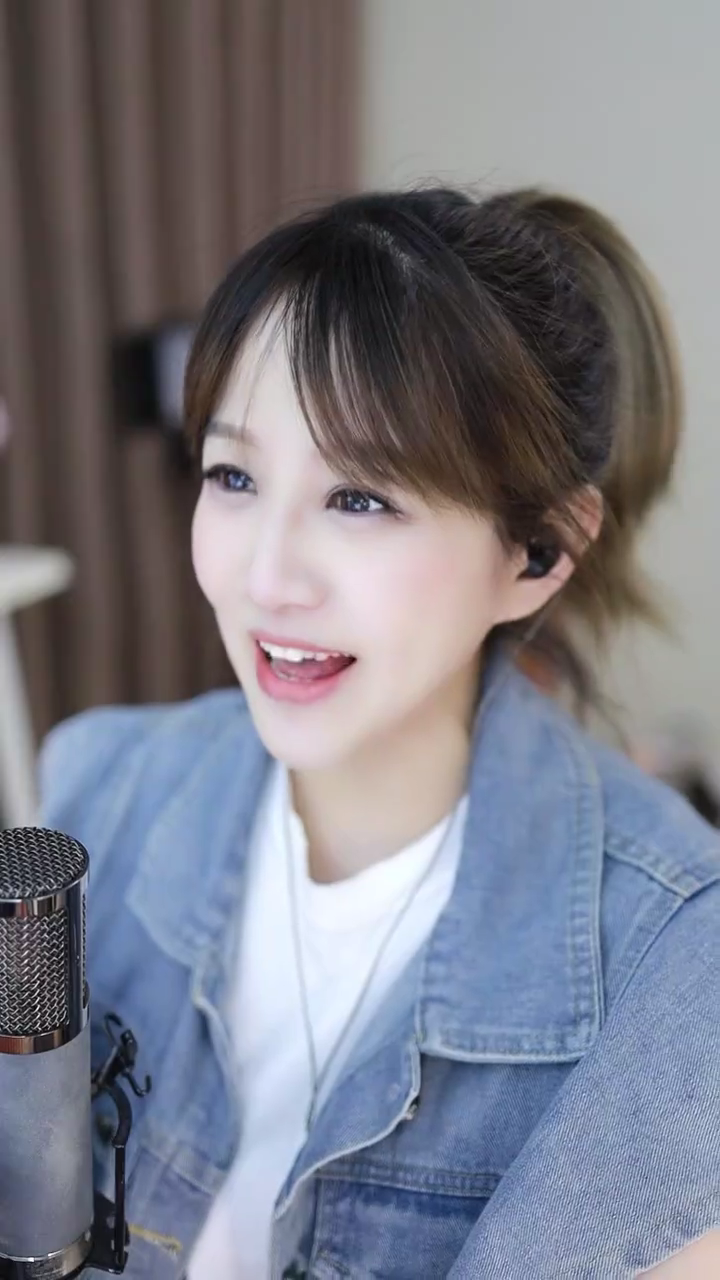 YY给文儿续约费“8000万”?如果不是签约睿廷,微凉可能已退网(图1) YY给文儿续约费“8000万”?如果不是签约睿廷,微凉可能已退网(图1)