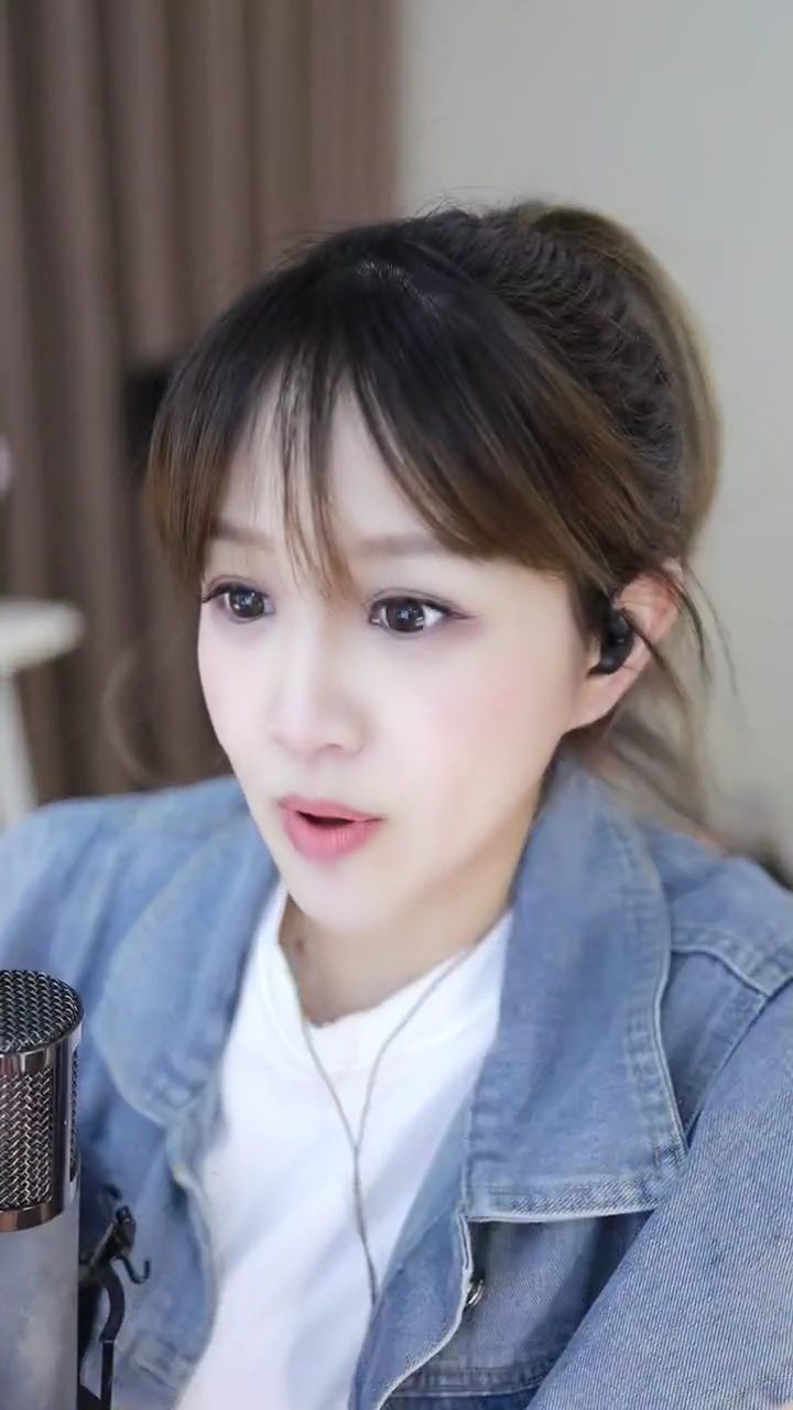 YY给文儿续约费“8000万”?如果不是签约睿廷,微凉可能已退网(图2) YY给文儿续约费“8000万”?如果不是签约睿廷,微凉可能已退网(图2)
