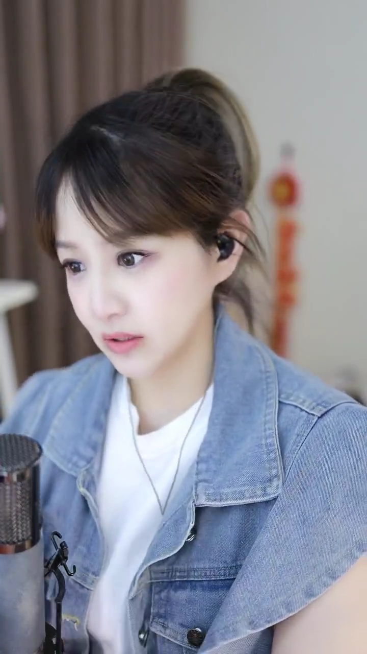YY给文儿续约费“8000万”?如果不是签约睿廷,微凉可能已退网(图3) YY给文儿续约费“8000万”?如果不是签约睿廷,微凉可能已退网(图3)