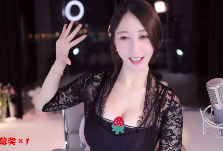 不擦边也不跳舞了,小小玉酱合约即将到期,直言会考虑转型(图6) 不擦边也不跳舞了,小小玉酱合约即将到期,直言会考虑转型(图6)