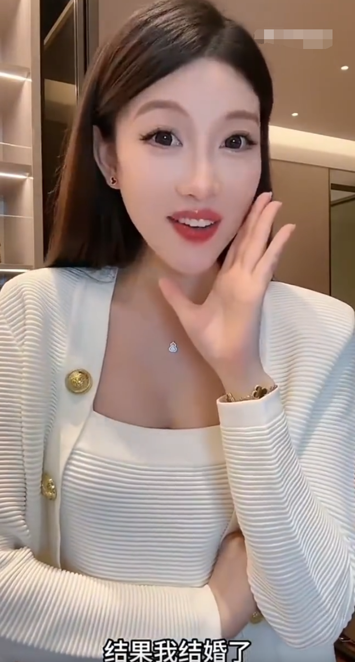 驴家桐桐辟谣:不存咋未婚先孕!祁天道维护辰轩没吃过软饭(图1) 驴家桐桐辟谣:不存咋未婚先孕!祁天道维护辰轩没吃过软饭(图1)