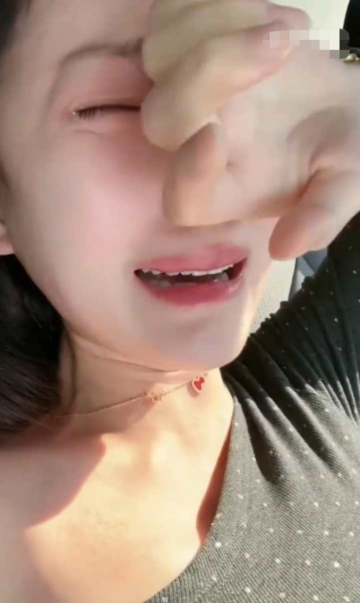 驴家桐桐辟谣:不存咋未婚先孕!祁天道维护辰轩没吃过软饭(图2) 驴家桐桐辟谣:不存咋未婚先孕!祁天道维护辰轩没吃过软饭(图2)