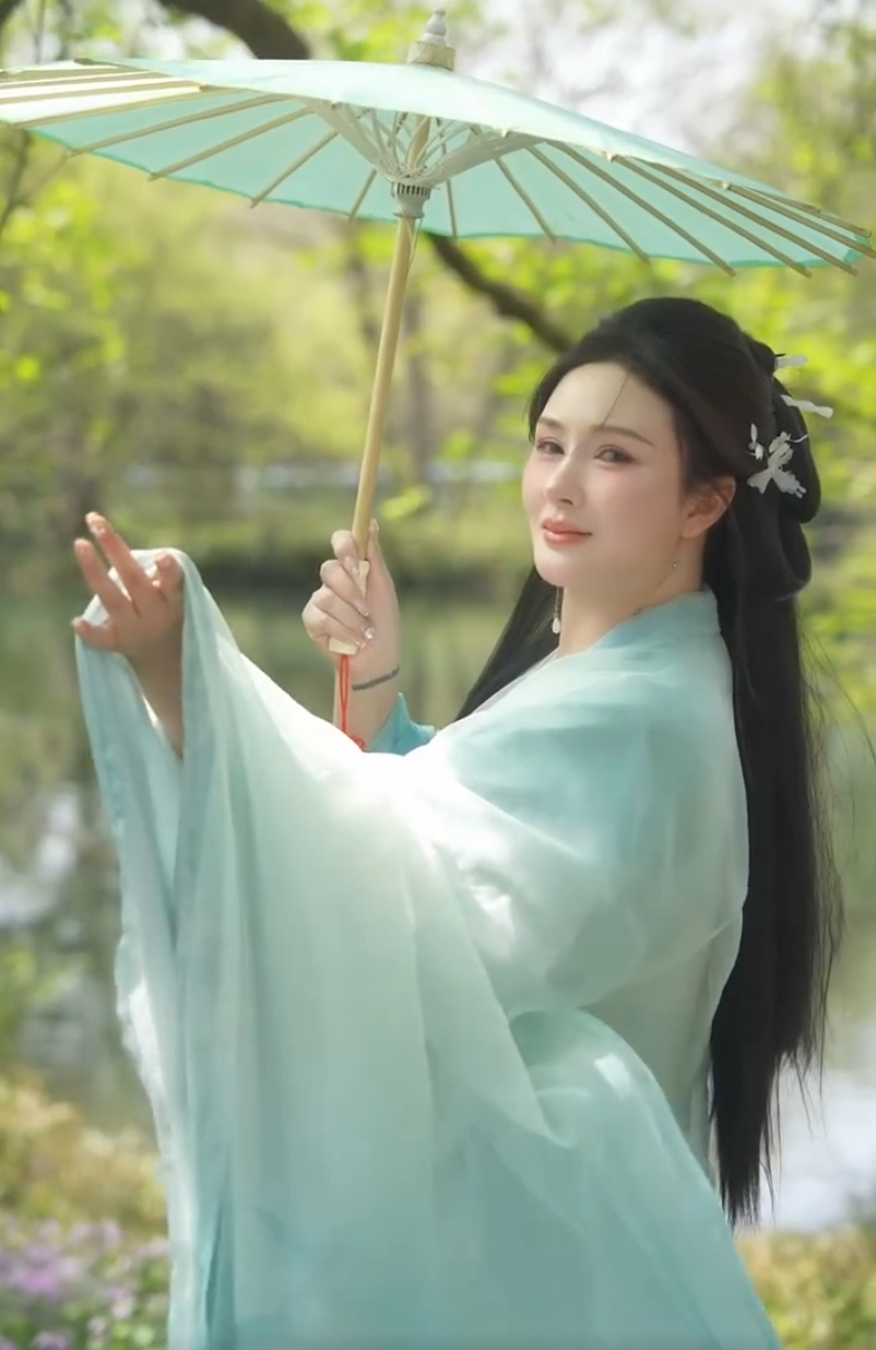 初代鬼畜网红,52岁面筋哥抗癌7年离世!生三个孩子的妈妈,驴姐为文静鸣不平!(图1) 初代鬼畜网红,52岁面筋哥抗癌7年离世!生三个孩子的妈妈,驴姐为文静鸣不平!(图1)