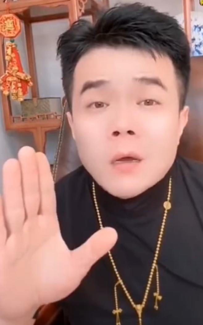 仙洋团播首播,喊话爱我请继续!小胖拒帮天佑说话,各处各的!(图5) 仙洋团播首播,喊话爱我请继续!小胖拒帮天佑说话,各处各的!(图5)