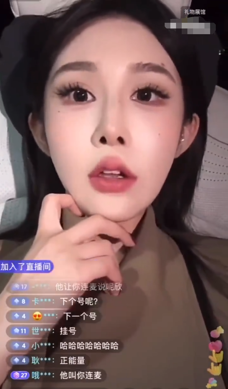 王票票嘲讽李嘉欣,拿孩子当“武器”?婆婆维护韩安冉:为什么要嫌弃儿媳妇过去(图3) 王票票嘲讽李嘉欣,拿孩子当“武器”?婆婆维护韩安冉:为什么要嫌弃儿媳妇过去(图3)