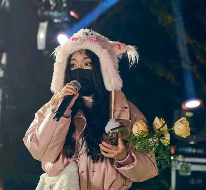 一条小团团杳无音讯,粉丝“黑屏”为她庆祝生日,缺席也收礼2万(图8) 一条小团团杳无音讯,粉丝“黑屏”为她庆祝生日,缺席也收礼2万(图8)