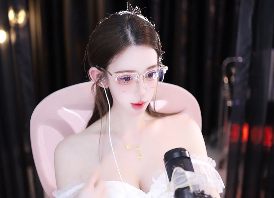 照片会删退钱就行!大哥控诉女主播欺骗,得到回应“钱不退”拉黑(图5) 照片会删退钱就行!大哥控诉女主播欺骗,得到回应“钱不退”拉黑(图5)