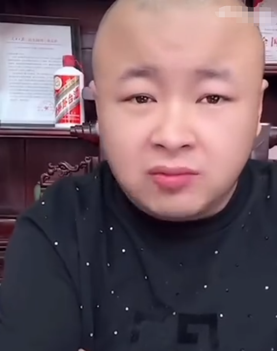 二子爷表忠心KS愿签钻石!豆姐诉苦舅舅去世,我还得给你们直播(图2) 二子爷表忠心KS愿签钻石!豆姐诉苦舅舅去世,我还得给你们直播(图2)