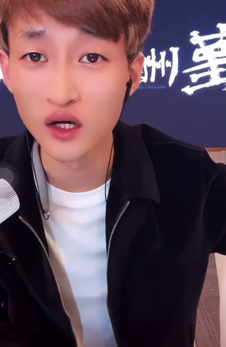 曾被人威胁祁天道又哭了,自比天蓬元帅,二子爷否认家暴小雪,那叫互殴!(图3) 曾被人威胁祁天道又哭了,自比天蓬元帅,二子爷否认家暴小雪,那叫互殴!(图3)
