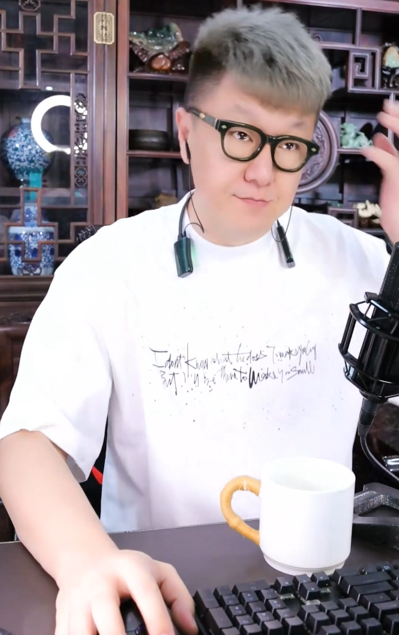 曲肖冰自曝账号送仙洋,每月给3万奶粉钱!睿廷还在YY大力投资收购主播(图5) 曲肖冰自曝账号送仙洋,每月给3万奶粉钱!睿廷还在YY大力投资收购主播(图5)