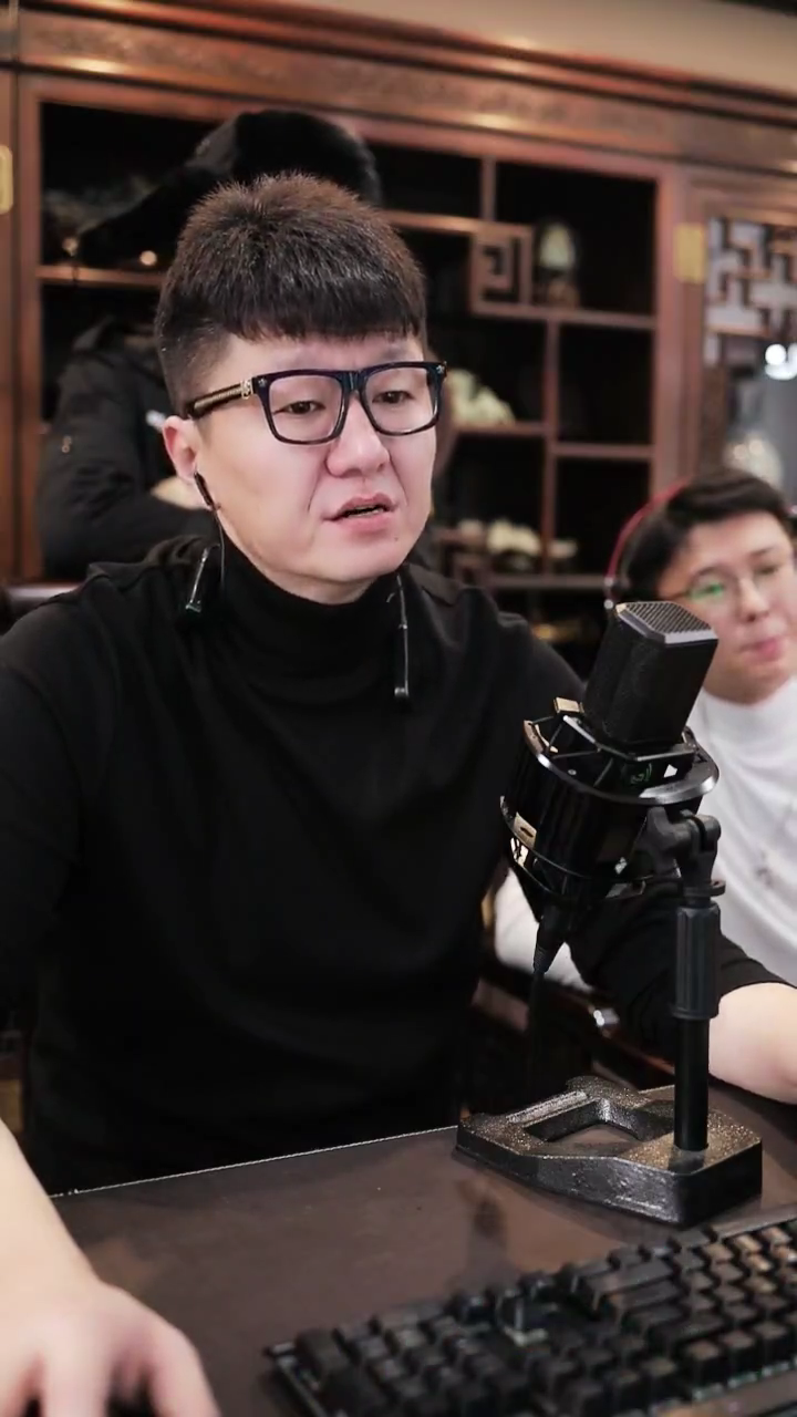 女主播直播丁一穿着浴袍就出来了?被说偷梁换柱,大佛:1900万买的公会(图4) 女主播直播丁一穿着浴袍就出来了?被说偷梁换柱,大佛:1900万买的公会(图4)