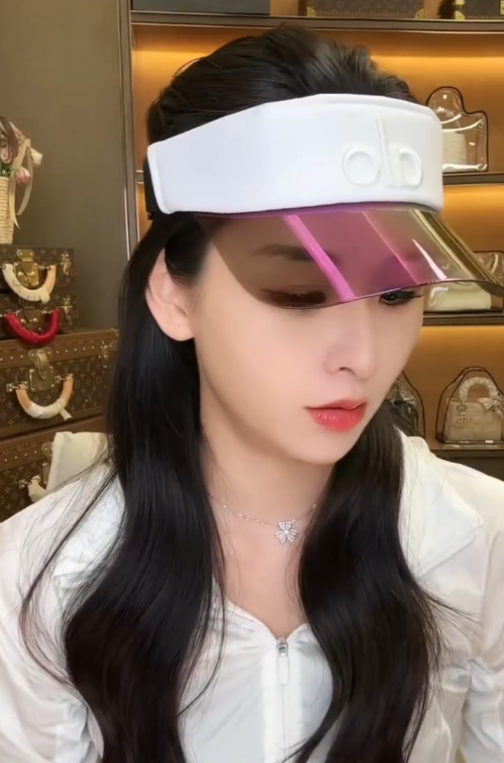 散打哥直播怒怼真真姐:惯的你臭毛病!雷少曝二子爷又回二驴身边原因(图3) 散打哥直播怒怼真真姐:惯的你臭毛病!雷少曝二子爷又回二驴身边原因(图3)