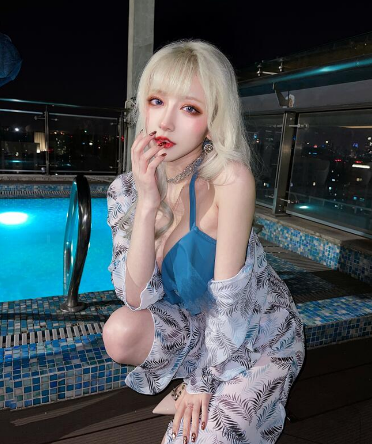 身材好就露出来?美女Coser被公司逼着擦边?发布17分钟视频道歉(图4) 身材好就露出来?美女Coser被公司逼着擦边?发布17分钟视频道歉(图4)