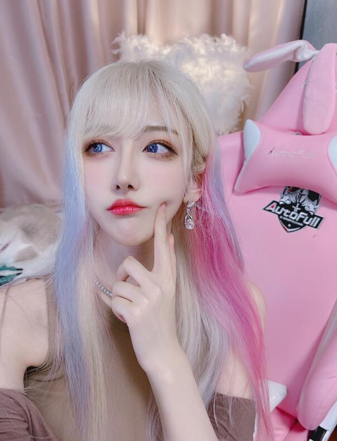 身材好就露出来?美女Coser被公司逼着擦边?发布17分钟视频道歉(图7) 身材好就露出来?美女Coser被公司逼着擦边?发布17分钟视频道歉(图7)