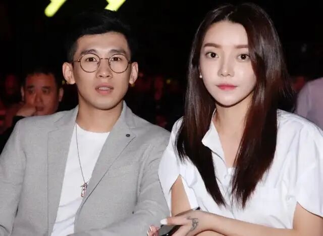 仙洋:阿扎天佑处对象我很高兴!小美御姐回应跟仙洋在一起不敢带货(图2) 仙洋:阿扎天佑处对象我很高兴!小美御姐回应跟仙洋在一起不敢带货(图2)