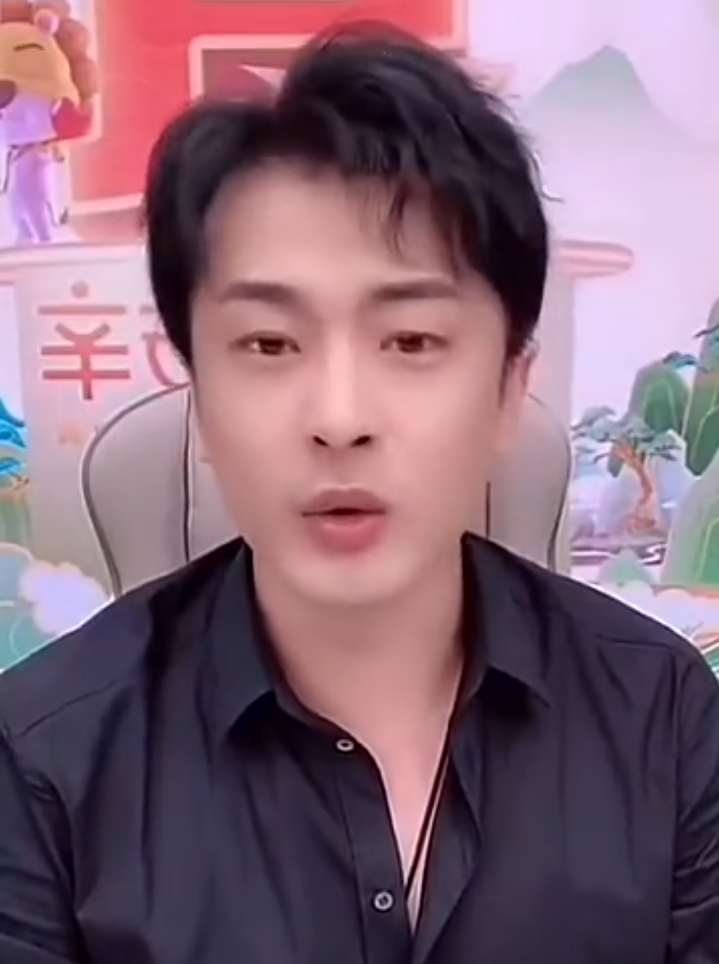 辛巴感谢二驴:江湖是“讲讲辛巴”!韩安冉质问网友:讨厌我哪一点!(图2) 辛巴感谢二驴:江湖是“讲讲辛巴”!韩安冉质问网友:讨厌我哪一点!(图2)