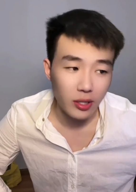 方丈辛巴已和好,立场不同都没错!太原老葛回应辛巴的五个亿?(图2) 方丈辛巴已和好,立场不同都没错!太原老葛回应辛巴的五个亿?(图2)