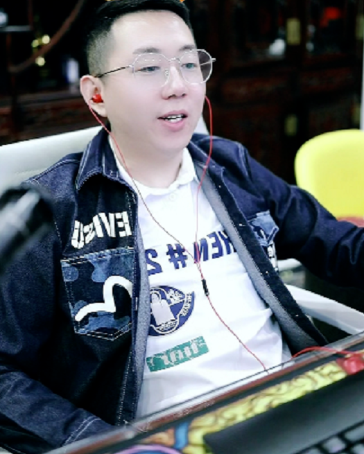 王小源10月5日前露脸：誓言东山再起！二驴账号解封，复出仍在研究？(图1)