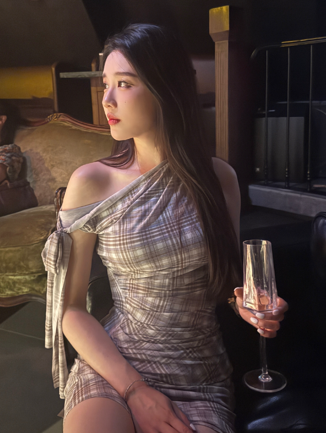 已和解轩子重回虎牙!“深夜女友”回家的诱惑,她能否再创辉煌?(图1) 已和解轩子重回虎牙!“深夜女友”回家的诱惑,她能否再创辉煌?(图1)