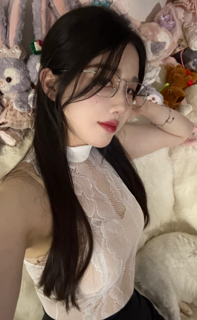 已和解轩子重回虎牙!“深夜女友”回家的诱惑,她能否再创辉煌?(图7) 已和解轩子重回虎牙!“深夜女友”回家的诱惑,她能否再创辉煌?(图7)