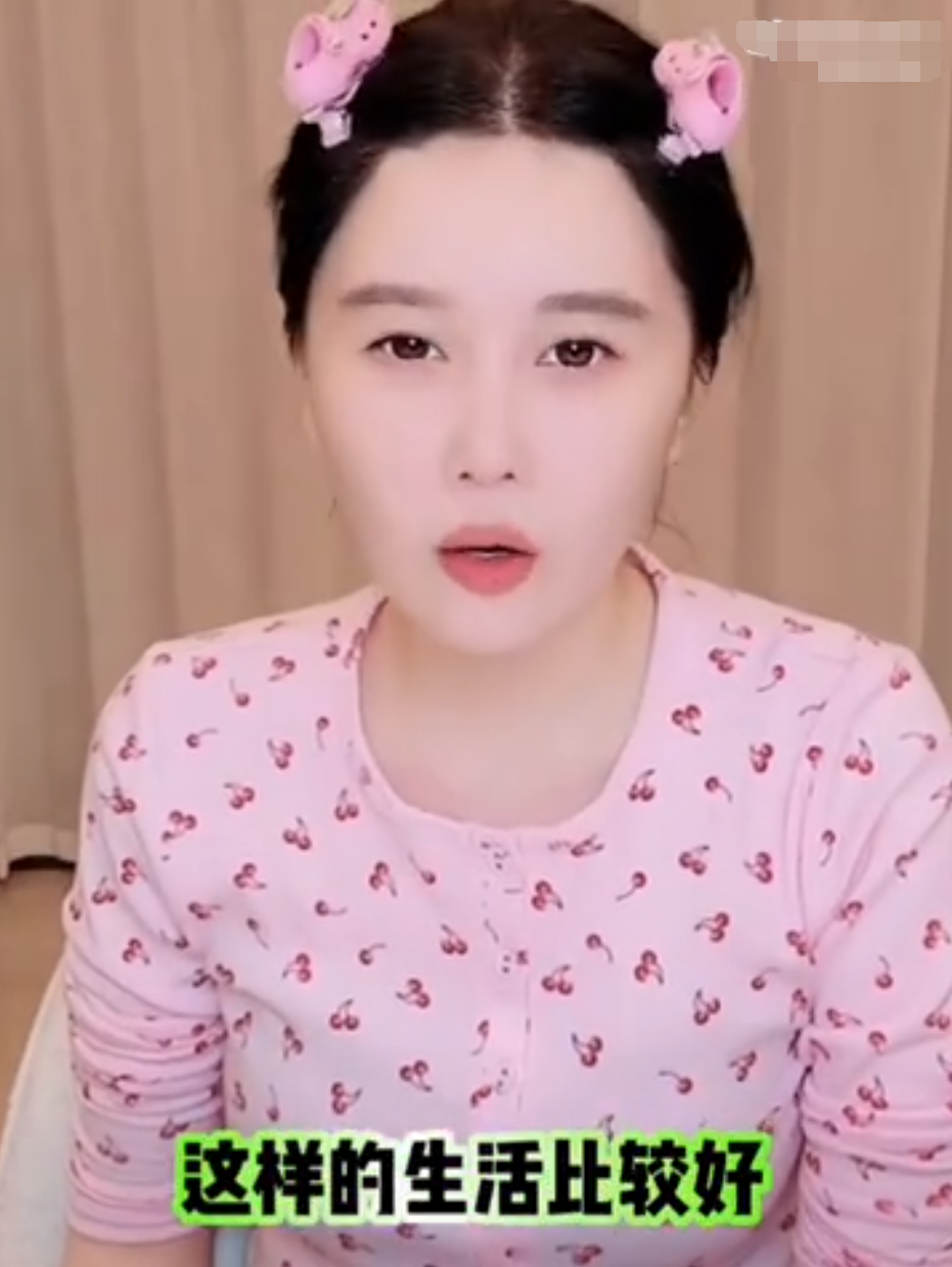赵本山女儿球球回应为何不做明星?刘一手携新公司蓄势回归KS直播?(图2) 赵本山女儿球球回应为何不做明星?刘一手携新公司蓄势回归KS直播?(图2)
