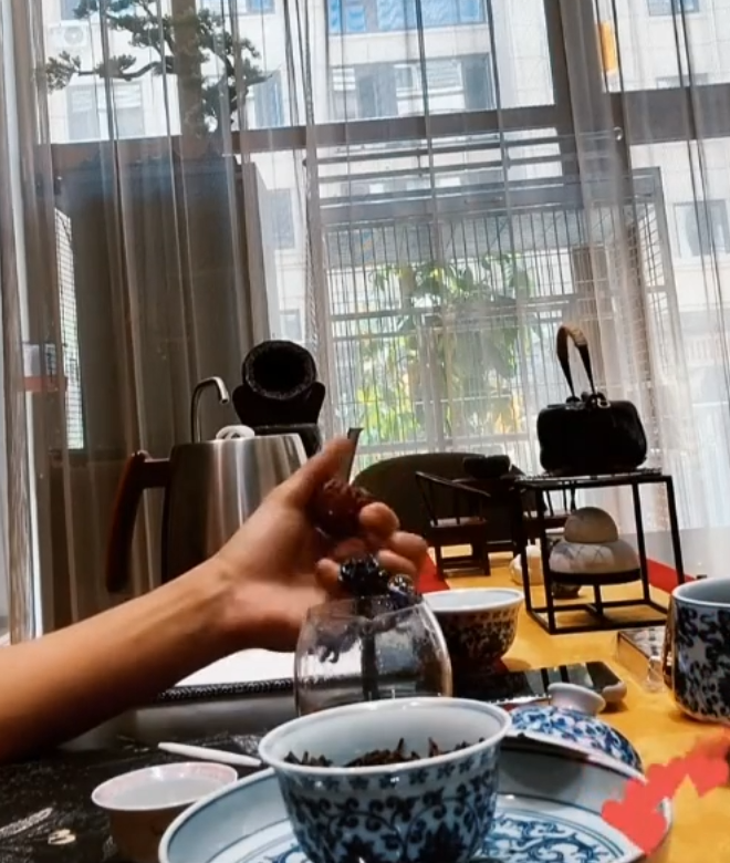 芮甜甜爆DY全是“虚假繁荣”,自曝即将移居香港!过气网红?天佑回应为何不在KS直播聊天了(图4) 芮甜甜爆DY全是“虚假繁荣”,自曝即将移居香港!过气网红?天佑回应为何不在KS直播聊天了(图4)
