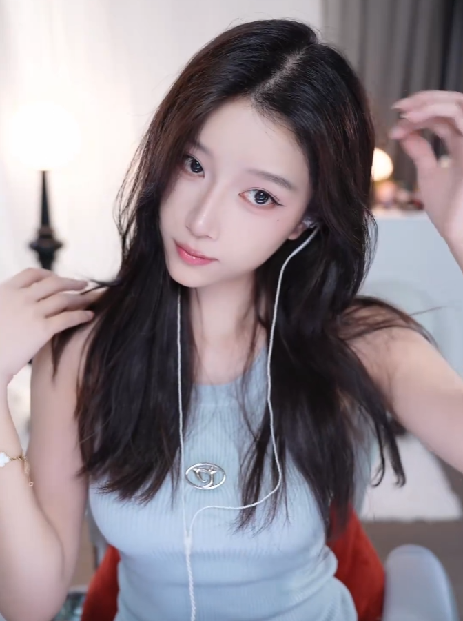 女主播自曝转行经历,做主播不会被骚扰!李佳琦为铂爵旅拍用户兜底退款(图1) 女主播自曝转行经历,做主播不会被骚扰!李佳琦为铂爵旅拍用户兜底退款(图1)