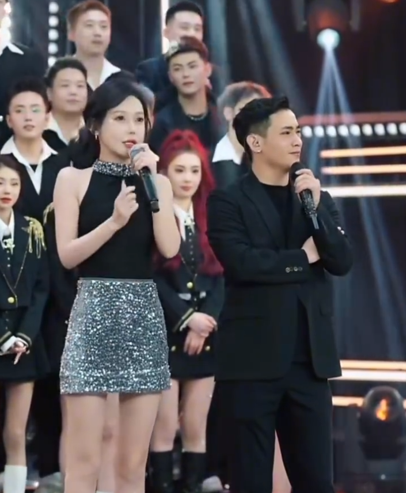 帅哥美女表演,吴迪团队高质量直播获扶持!褒姒直言自己专一长情(图1) 帅哥美女表演,吴迪团队高质量直播获扶持!褒姒直言自己专一长情(图1)
