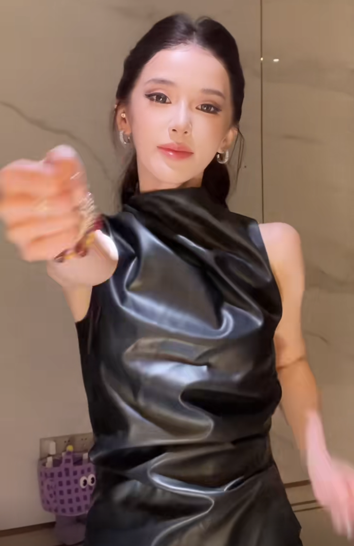 颜值与才华并存，600万粉丝网红“迅猛龙特蕾莎”考上复旦MBA(图2)