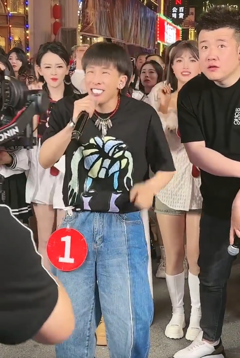 小洲谈毕加索,YY主播中最聪明的!老利羡慕木森一场直播卖好几百万(图5) 小洲谈毕加索,YY主播中最聪明的!老利羡慕木森一场直播卖好几百万(图5)