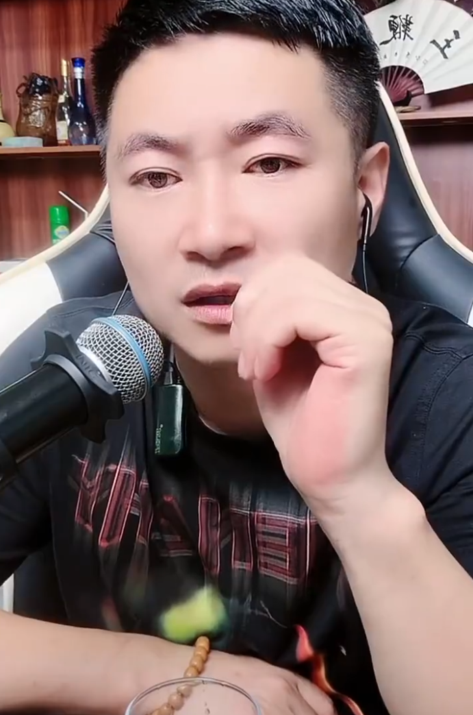 九天分析:崔阿扎天佑为何能修成正果结婚?丁一谈师父祁天道:归来依旧是热度王(图3) 九天分析:崔阿扎天佑为何能修成正果结婚?丁一谈师父祁天道:归来依旧是热度王(图3)