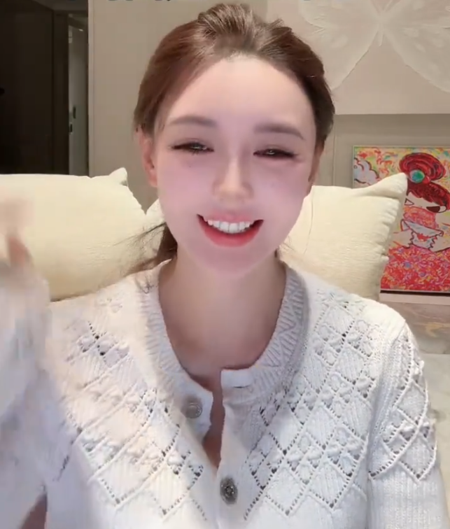 沈曼大放狠话:多大的PK我都接,叶珂回应热搜争议,自曝停播真相(图4) 沈曼大放狠话:多大的PK我都接,叶珂回应热搜争议,自曝停播真相(图4)