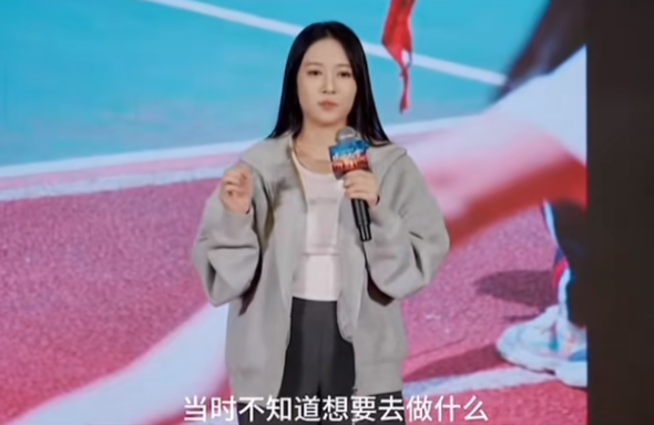 我要改命“活”下去!吴柳芳首谈擦边原因,母亲生病爸爸贷款(图2) 我要改命“活”下去!吴柳芳首谈擦边原因,母亲生病爸爸贷款(图2)