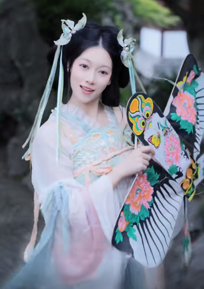 我要改命“活”下去!吴柳芳首谈擦边原因,母亲生病爸爸贷款(图4) 我要改命“活”下去!吴柳芳首谈擦边原因,母亲生病爸爸贷款(图4)
