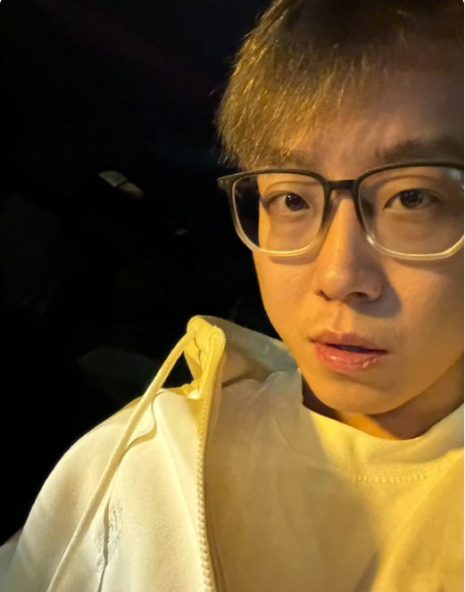 被说像男主“裤衩哥”,陈泽无奈回应!牌牌琦“吐槽”小伊伊穿的像御厨(图3) 被说像男主“裤衩哥”,陈泽无奈回应!牌牌琦“吐槽”小伊伊穿的像御厨(图3)