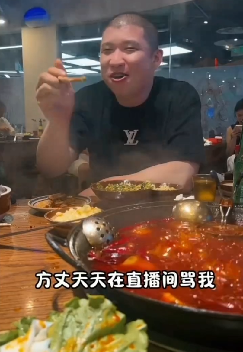 赵大牛足球赛开幕!球球空降助阵!“驴丈”兄弟情,方丈表示永远感激二驴(图7) 赵大牛足球赛开幕!球球空降助阵!“驴丈”兄弟情,方丈表示永远感激二驴(图7)