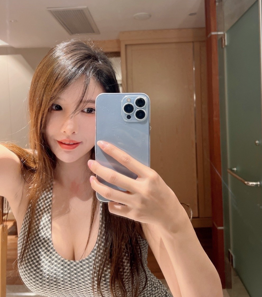千元订制68元卖不动,女主播收入暴跌,还被同行嘲讽“麦片”主播(图7) 千元订制68元卖不动,女主播收入暴跌,还被同行嘲讽“麦片”主播(图7)