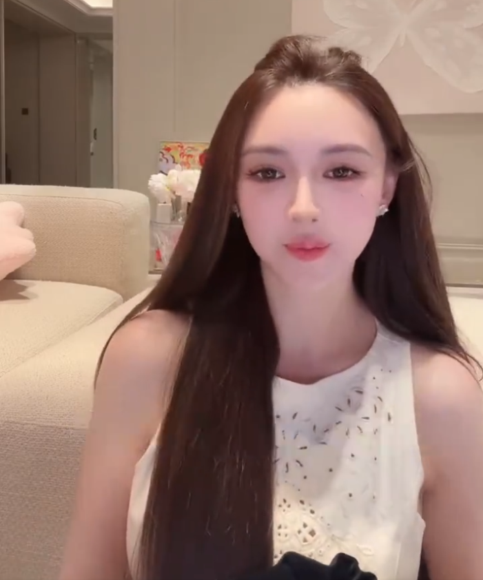 刘二狗讲述往事,后起之秀被老网红打压?叶珂自曝讨好型人格:我连洗头都怕理发师辛苦!(图5) 刘二狗讲述往事,后起之秀被老网红打压?叶珂自曝讨好型人格:我连洗头都怕理发师辛苦!(图5)