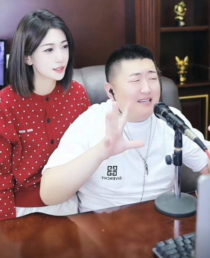周淑怡首封7天?怒怼超管反被严惩!小洲深情告白YY:感恩平台成就自我(图5) 周淑怡首封7天?怒怼超管反被严惩!小洲深情告白YY:感恩平台成就自我(图5)