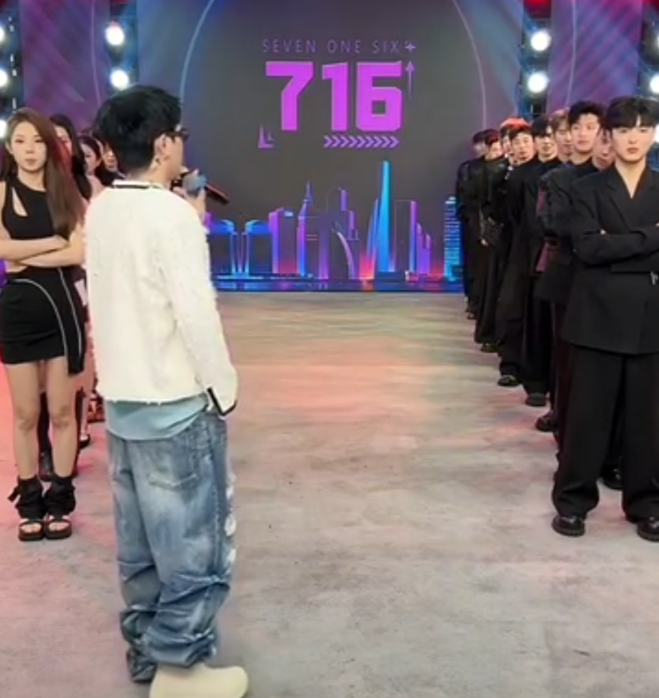 牌牌琦致歉否比赛认演“剧本”,仙洋取消商丘酒吧商演,改为粉丝见面会(图2) 牌牌琦致歉否比赛认演“剧本”,仙洋取消商丘酒吧商演,改为粉丝见面会(图2)