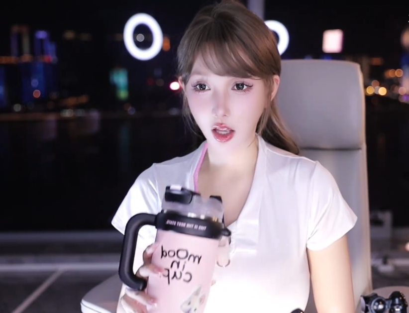 可近距离观看大摆锤？米娜举办8周年线下聚会，邀请铁粉齐聚长沙(图5)