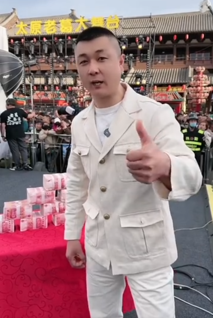 蛋蛋:回来是辛选有4000名员工要养,太原老葛疑似乎强势回应蛋蛋?(图3) 蛋蛋:回来是辛选有4000名员工要养,太原老葛疑似乎强势回应蛋蛋?(图3)