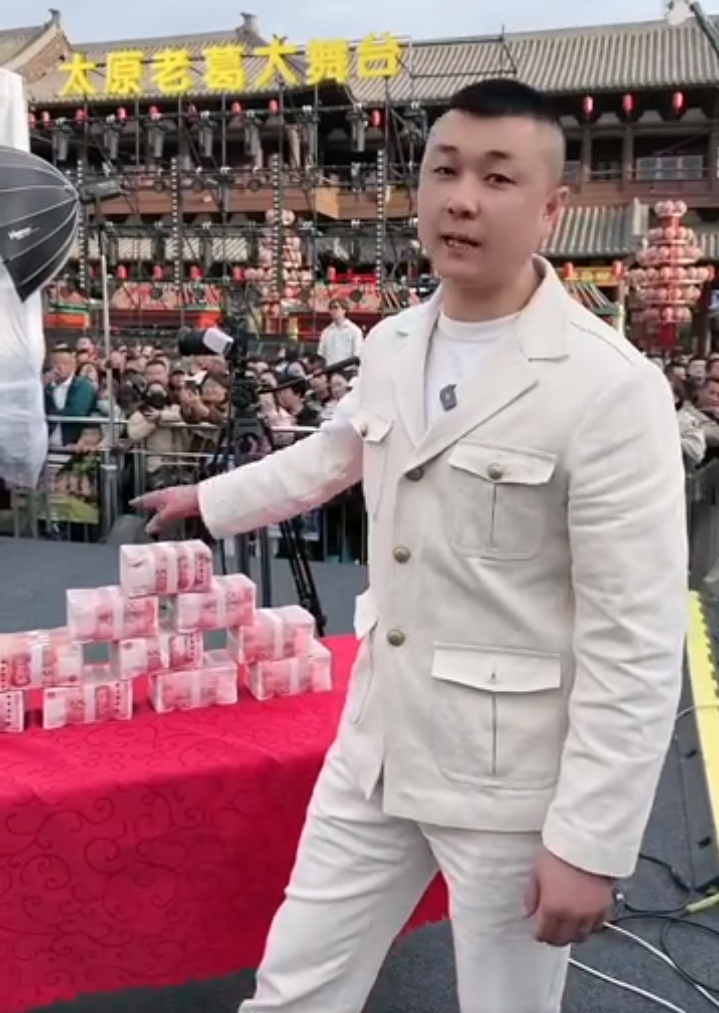 蛋蛋:回来是辛选有4000名员工要养,太原老葛疑似乎强势回应蛋蛋?(图4) 蛋蛋:回来是辛选有4000名员工要养,太原老葛疑似乎强势回应蛋蛋?(图4)