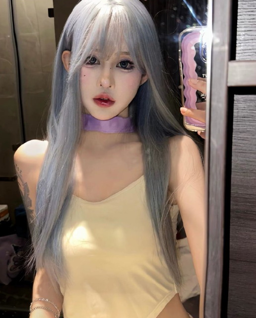女网红傲娇美自曝,只有嘴巴没整过!私人飞机出游,囧囧丸晒神豪生活(图3) 女网红傲娇美自曝,只有嘴巴没整过!私人飞机出游,囧囧丸晒神豪生活(图3)
