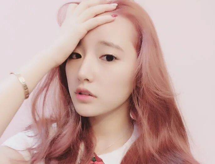 女网红傲娇美自曝,只有嘴巴没整过!私人飞机出游,囧囧丸晒神豪生活(图4) 女网红傲娇美自曝,只有嘴巴没整过!私人飞机出游,囧囧丸晒神豪生活(图4)