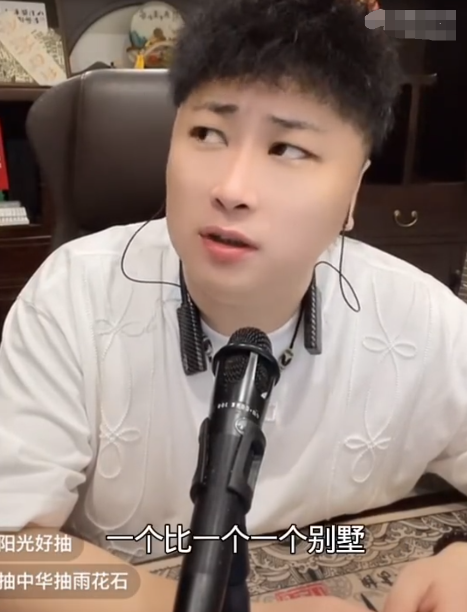 天佑:不想再唯唯诺诺,回应“丈门”风波脆阿扎签约,寂寞爆料仙洋资产过亿?(图3) 天佑:不想再唯唯诺诺,回应“丈门”风波脆阿扎签约,寂寞爆料仙洋资产过亿?(图3)