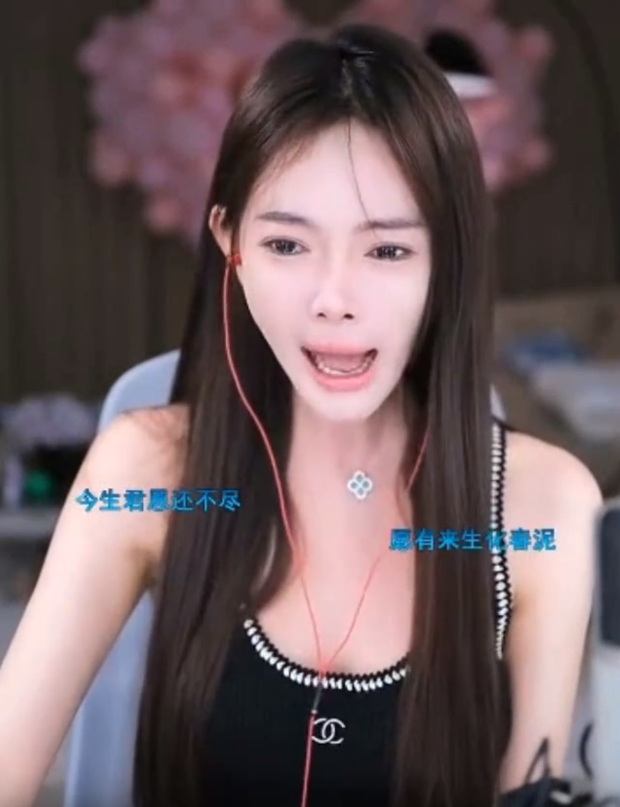 芮甜甜熬夜身体不行了,暴瘦靠吃药增肥,粉丝:找个男友就好了(图2) 芮甜甜熬夜身体不行了,暴瘦靠吃药增肥,粉丝:找个男友就好了(图2)