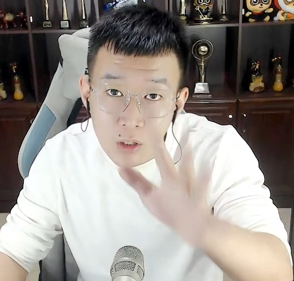 阿哲首秀主播名单,三斤童锦程老利吴迪等!小白龙否认诋毁前任:干不出那事(图5) 阿哲首秀主播名单,三斤童锦程老利吴迪等!小白龙否认诋毁前任:干不出那事(图5)