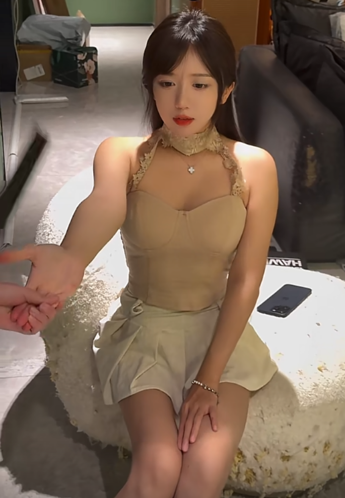游戏主播要大迁徙了?呆妹儿抖音首秀,与PDD组队开黑三角洲(图7) 游戏主播要大迁徙了?呆妹儿抖音首秀,与PDD组队开黑三角洲(图7)
