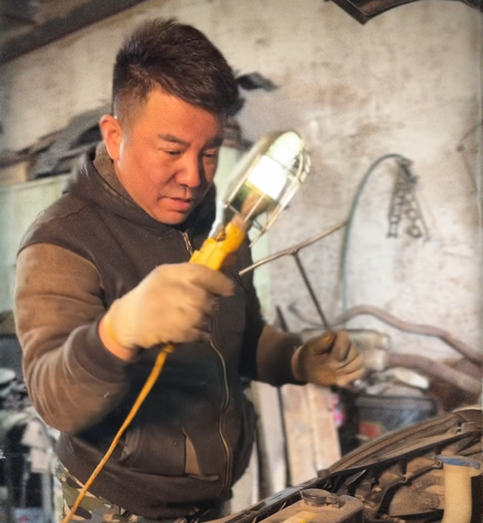 曾被嘲大舌头,利哥:诋毁我的终将仰望我,阿哲豪掷几十万为粉丝送端午福利!(图1) 曾被嘲大舌头,利哥:诋毁我的终将仰望我,阿哲豪掷几十万为粉丝送端午福利!(图1)